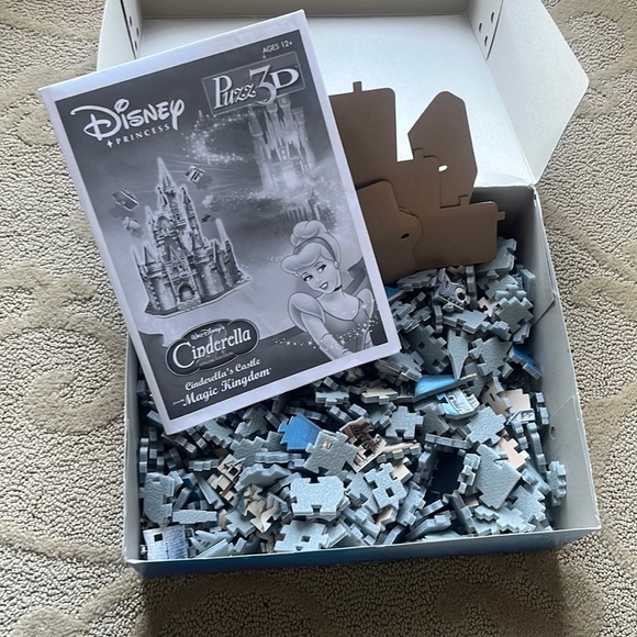 Disney Cinderella 3D Puzzle - Picture 3 of 3